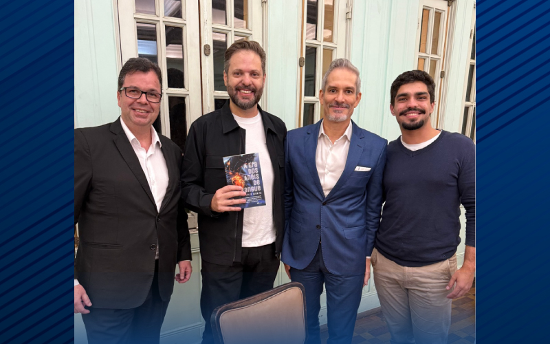 Lançamento do livro A Era dos Anéis de Sangue